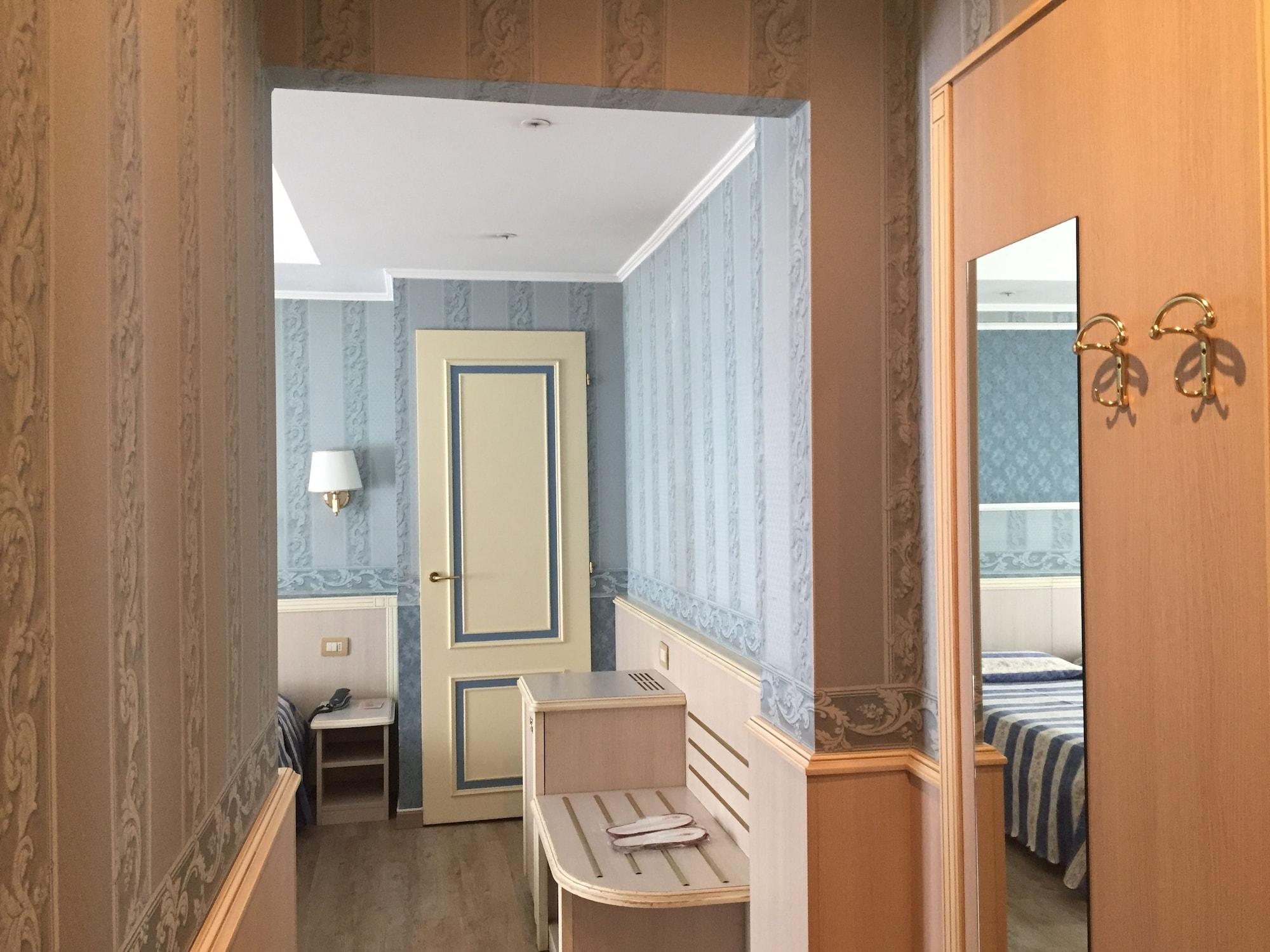 Hotel Garda Milano Esterno foto