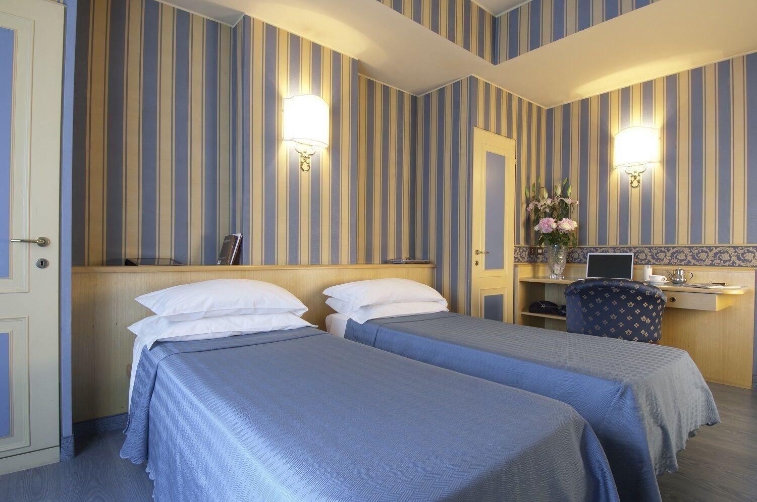 Hotel Garda Milano Esterno foto
