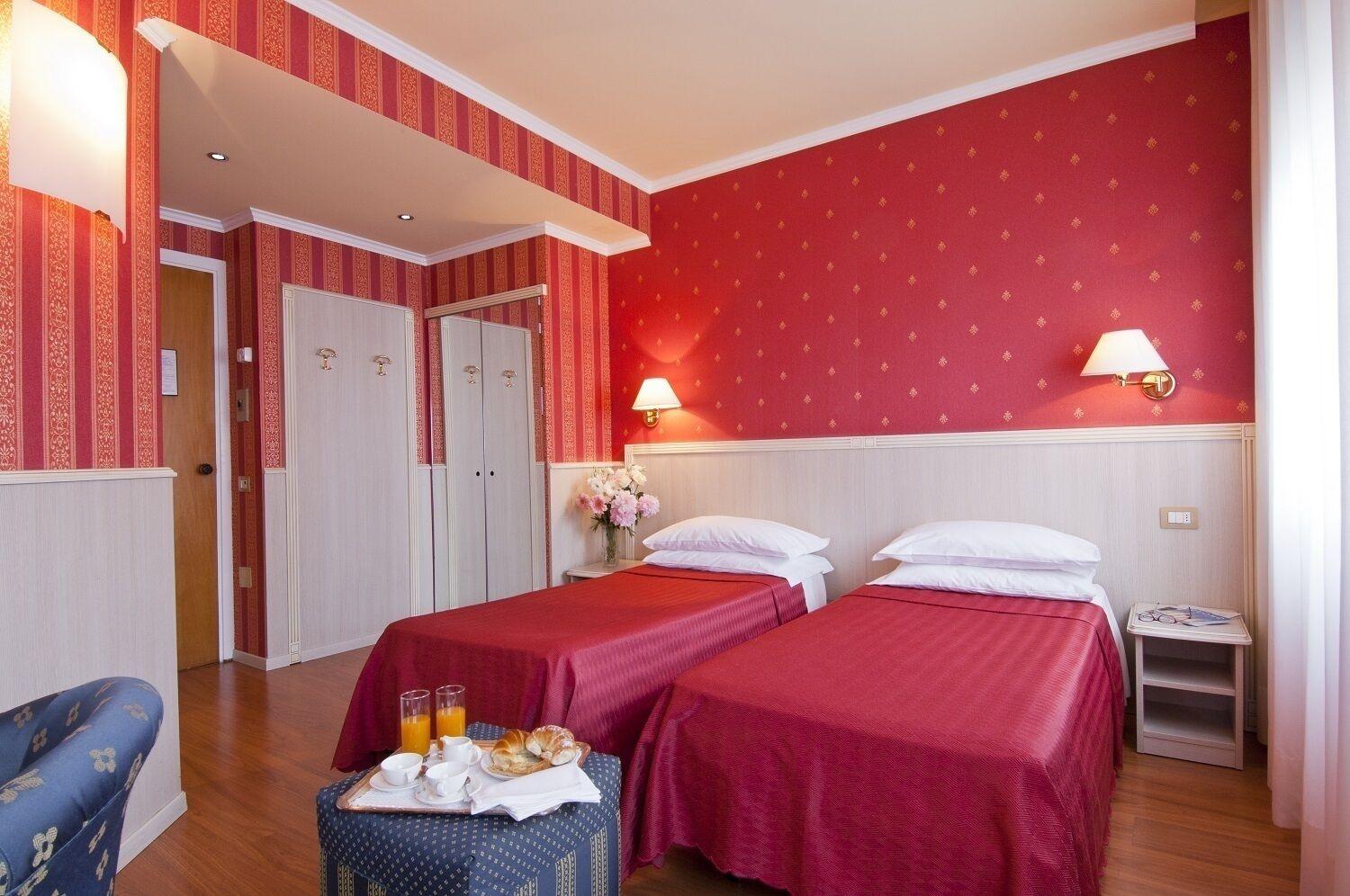 Hotel Garda Milano Esterno foto