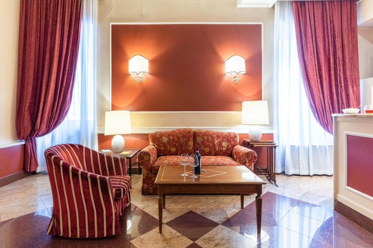 Hotel Garda Milano Esterno foto