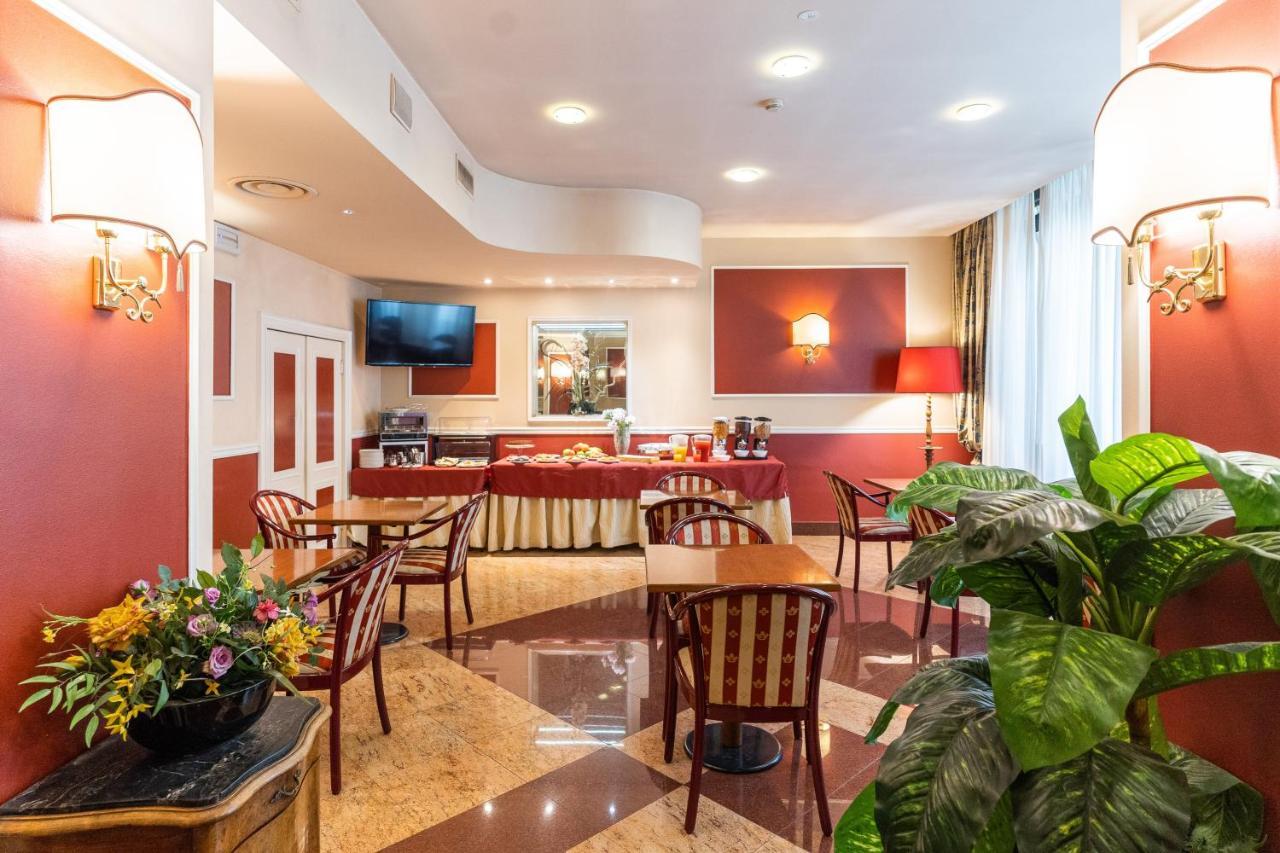 Hotel Garda Milano Esterno foto