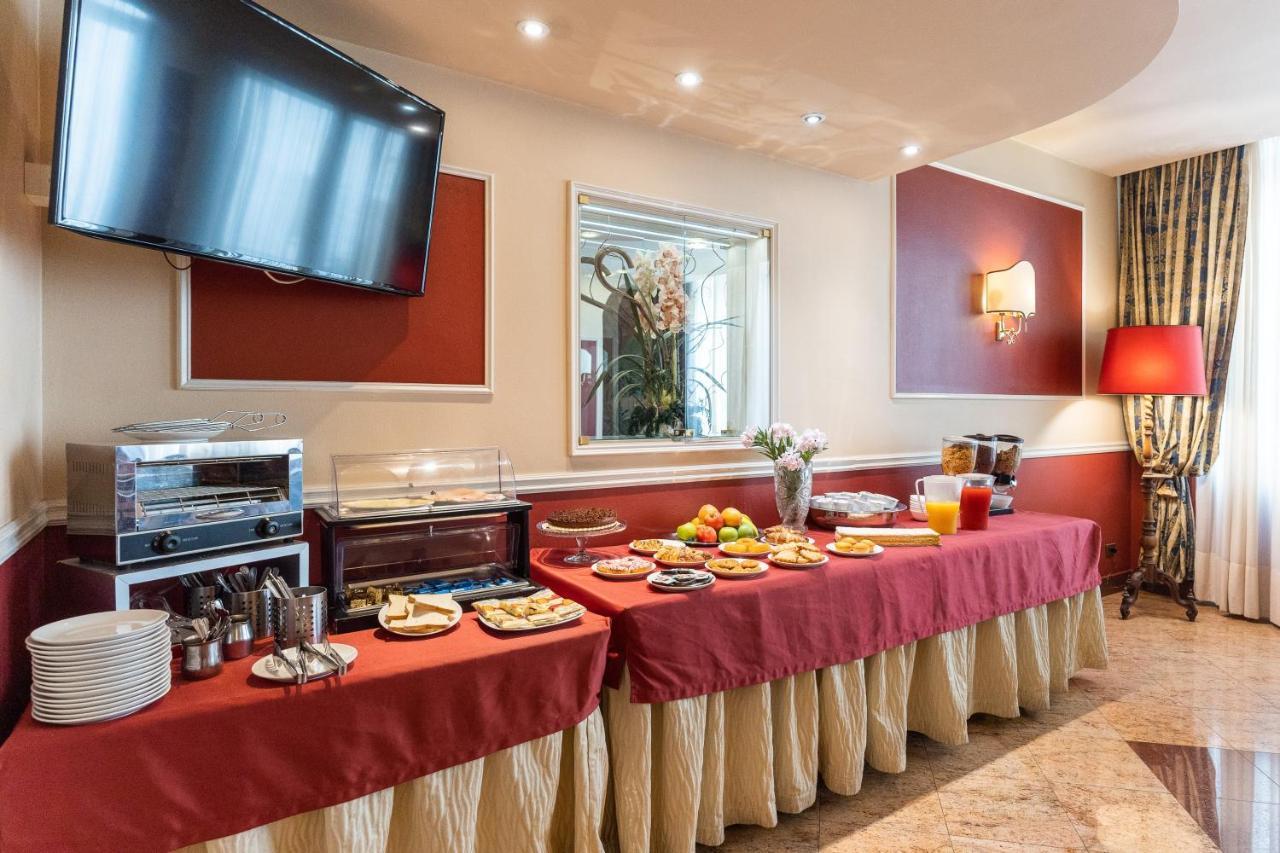 Hotel Garda Milano Esterno foto