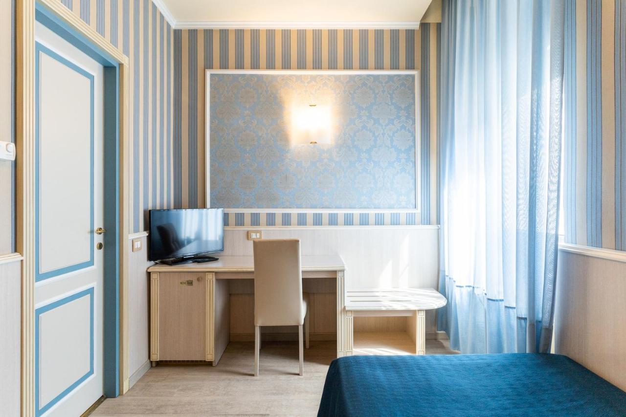Hotel Garda Milano Esterno foto