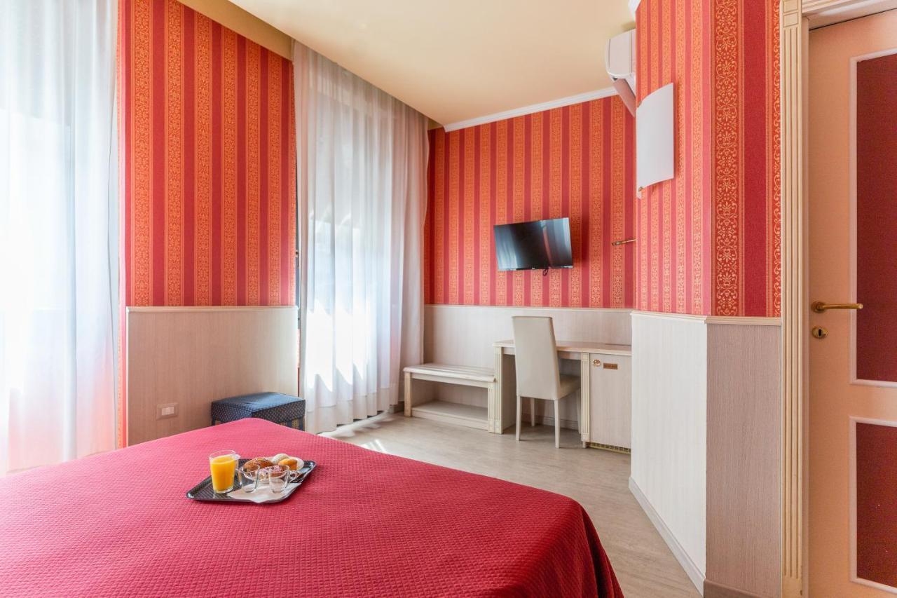 Hotel Garda Milano Esterno foto