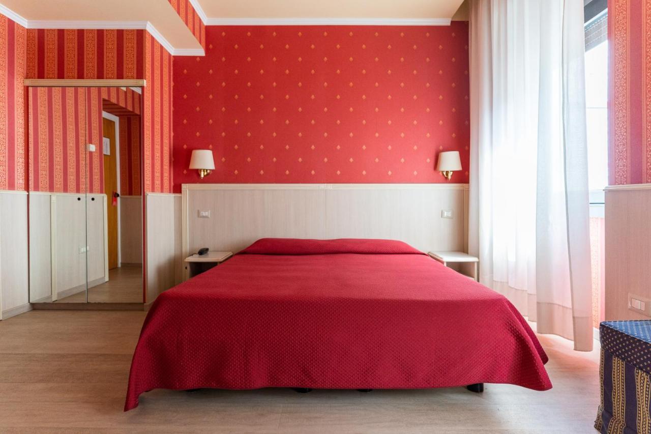 Hotel Garda Milano Esterno foto